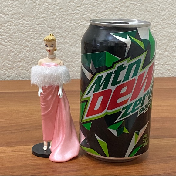 Vintage 1996 Hallmark Keepsake Enchanted Evening Barbie Christmas Tree Ornament - Picture 10 of 13